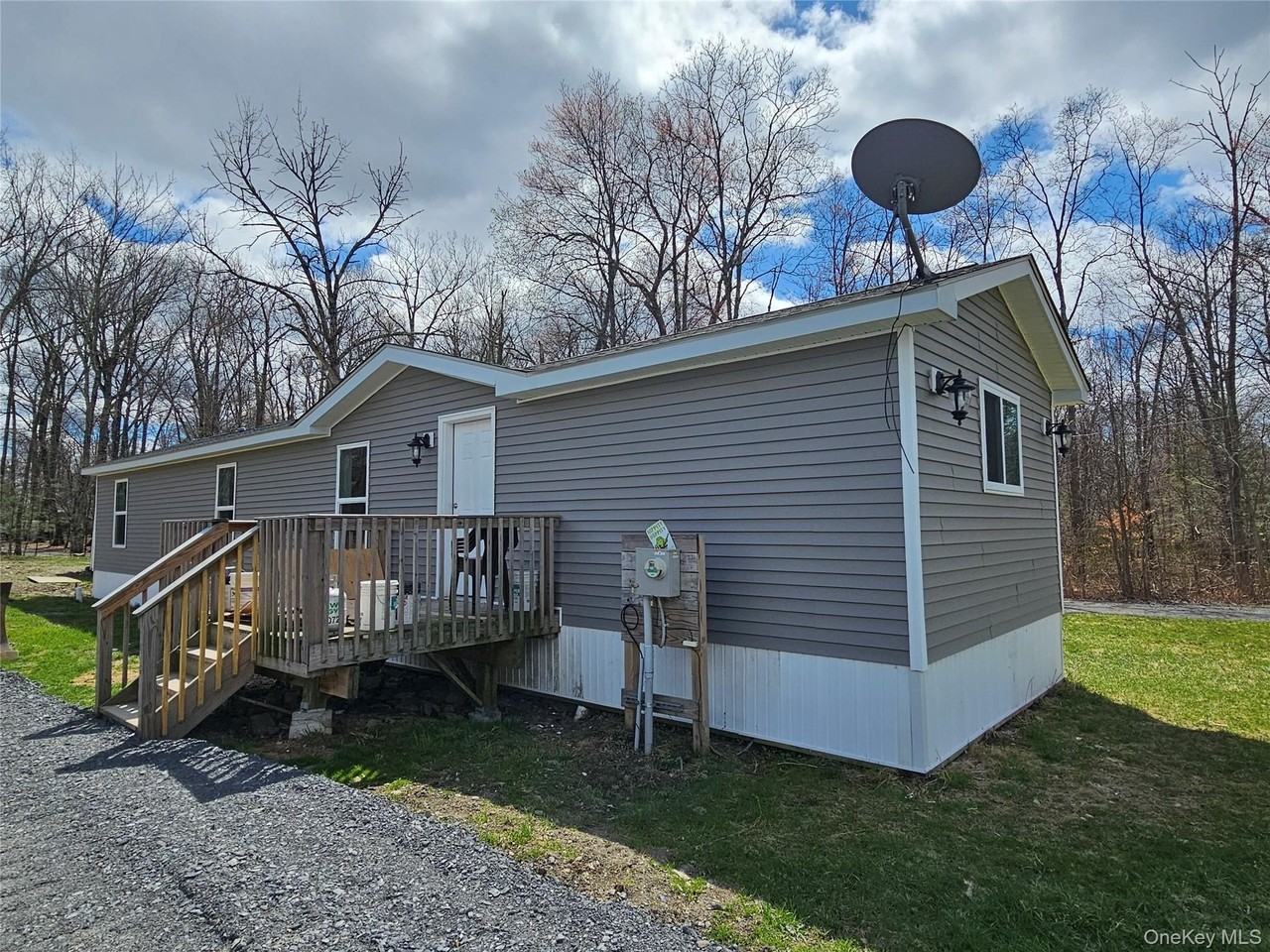 334 Fair Oaks Rd - Photo 2 of 22