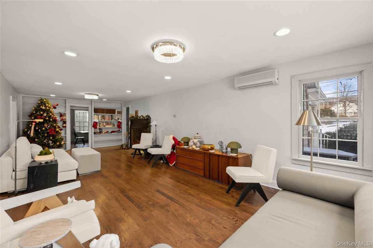 232 N Country Rd - Photo 5 of 17