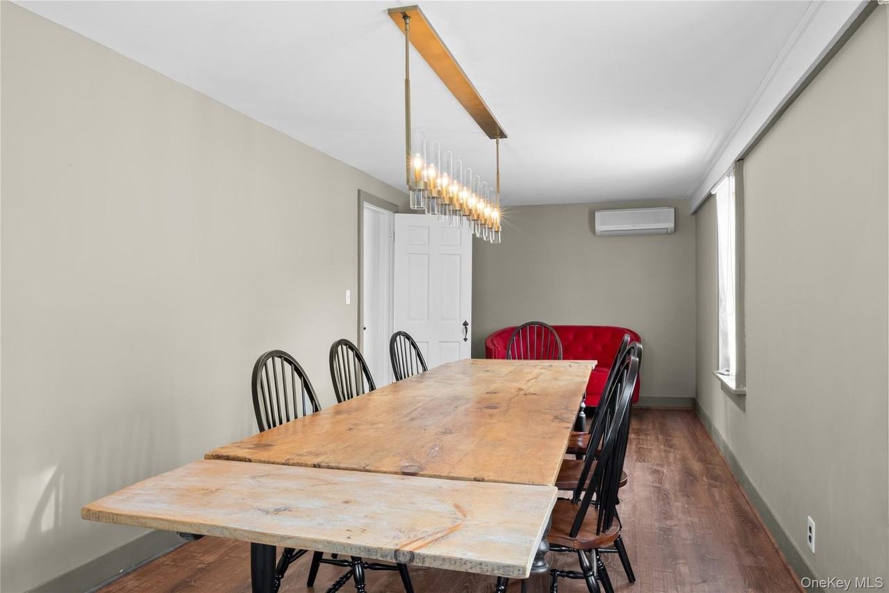 232 N Country Rd - Photo 6 of 17