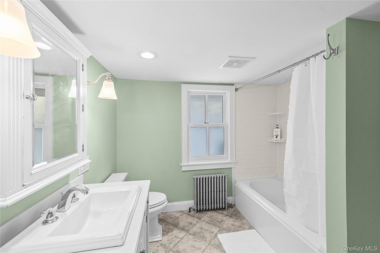 232 N Country Rd - Photo 7 of 17