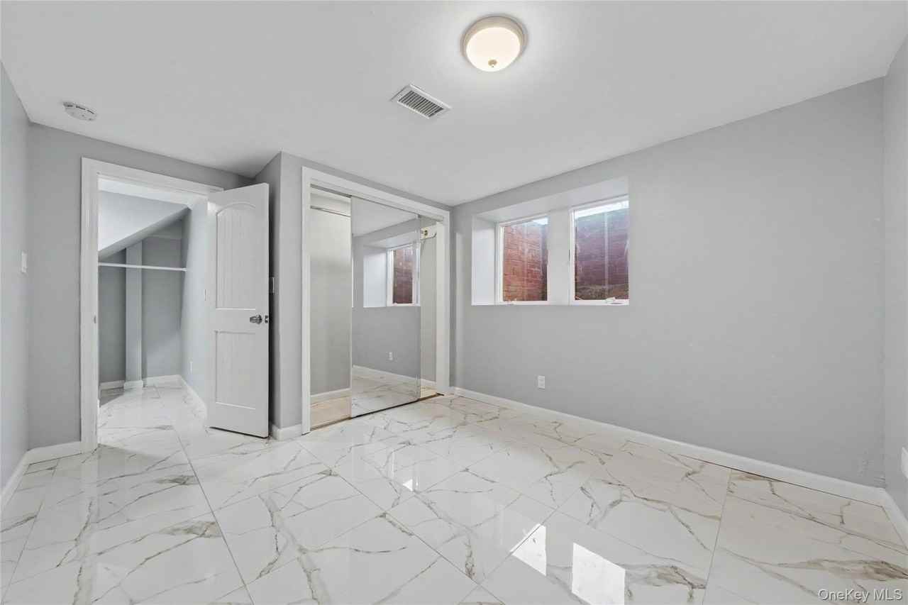 635 E Lincoln Ave - Photo 5 of 8