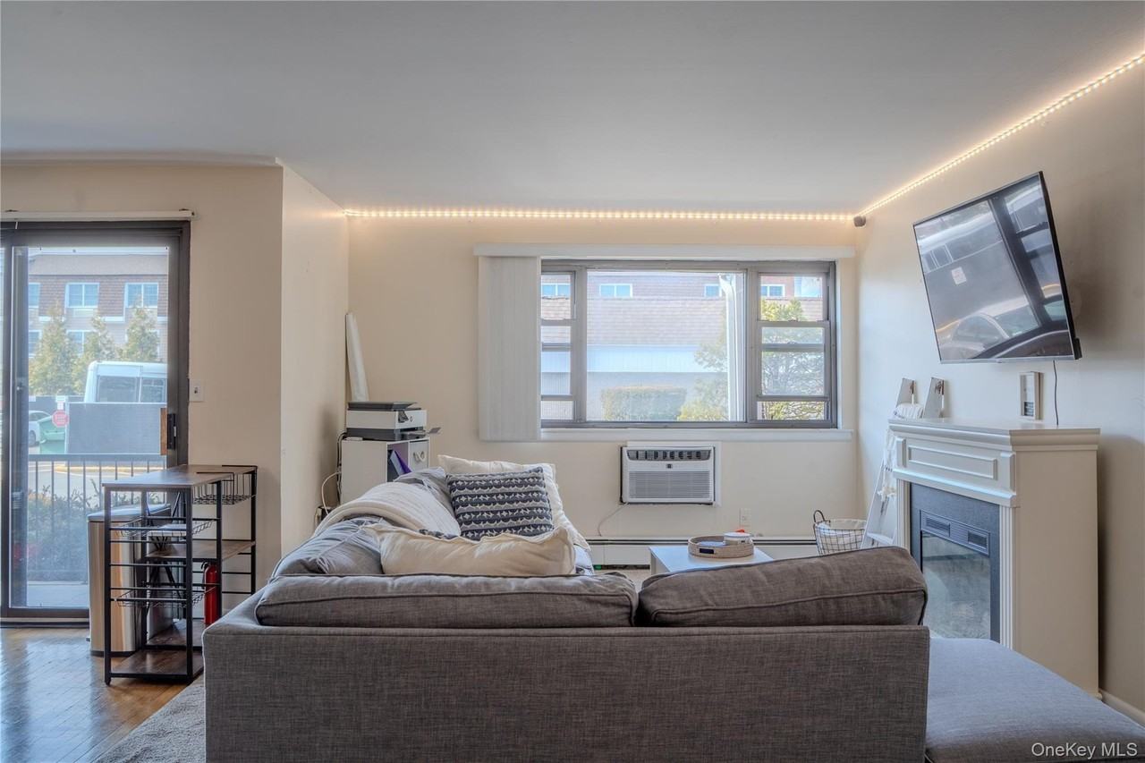 210 Fulton St Apt 1f - Photo 3 of 20