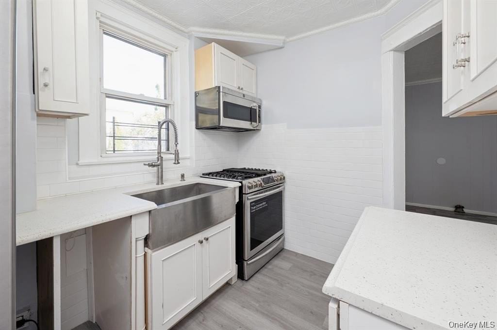 611 Saint Lawrence Ave #2 - Photo 7 of 10