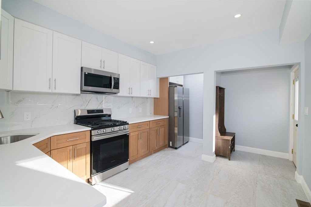 45 Tainter St Unit 45 - Photo 4 of 35