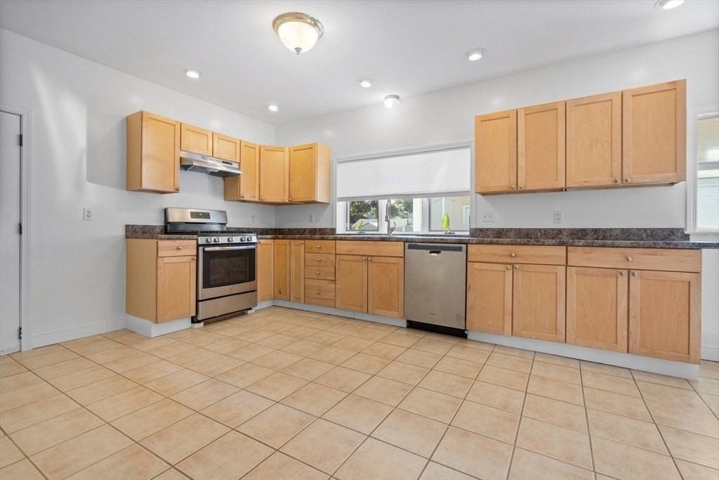 144 Waverley Rd Unit 1 - Photo 6 of 28