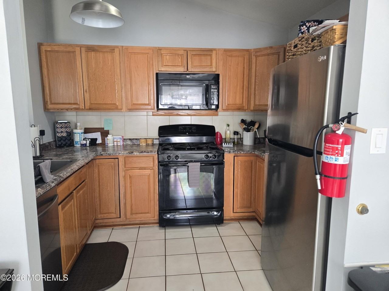 51 Nautilus Dr - Photo 6 of 11