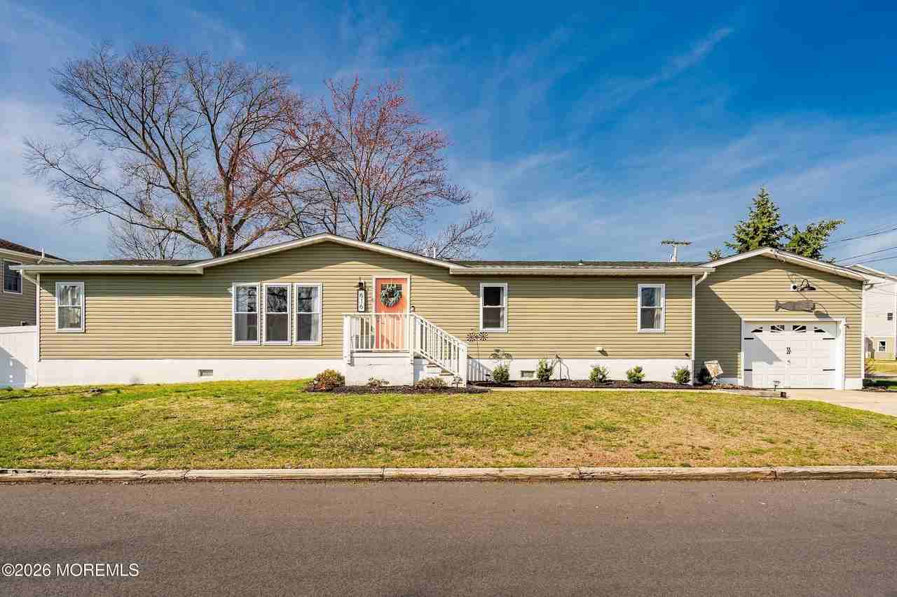 616 Newport Ave - Photo 2 of 40