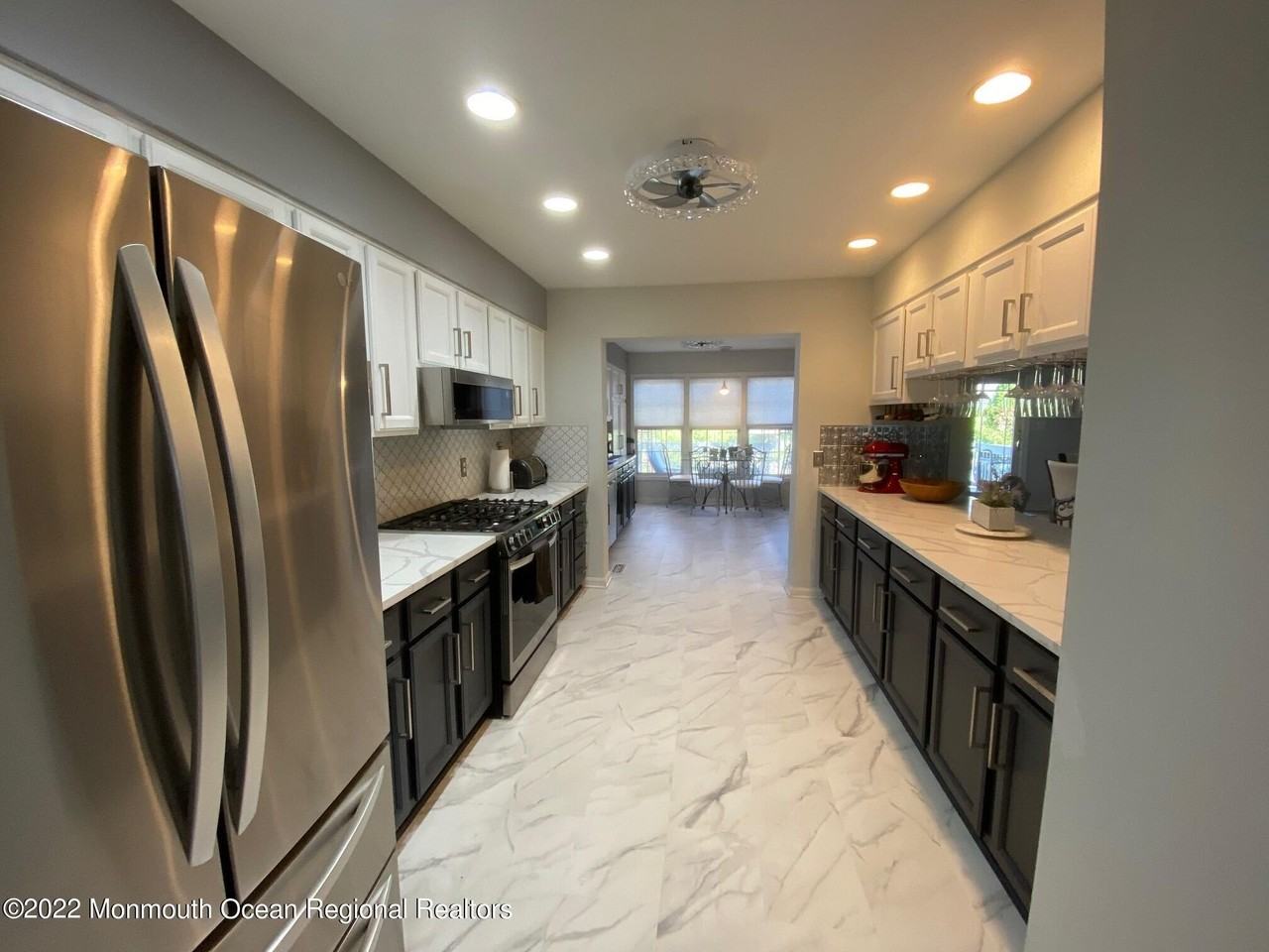 2060 New Bedford Rd - Photo 5 of 39