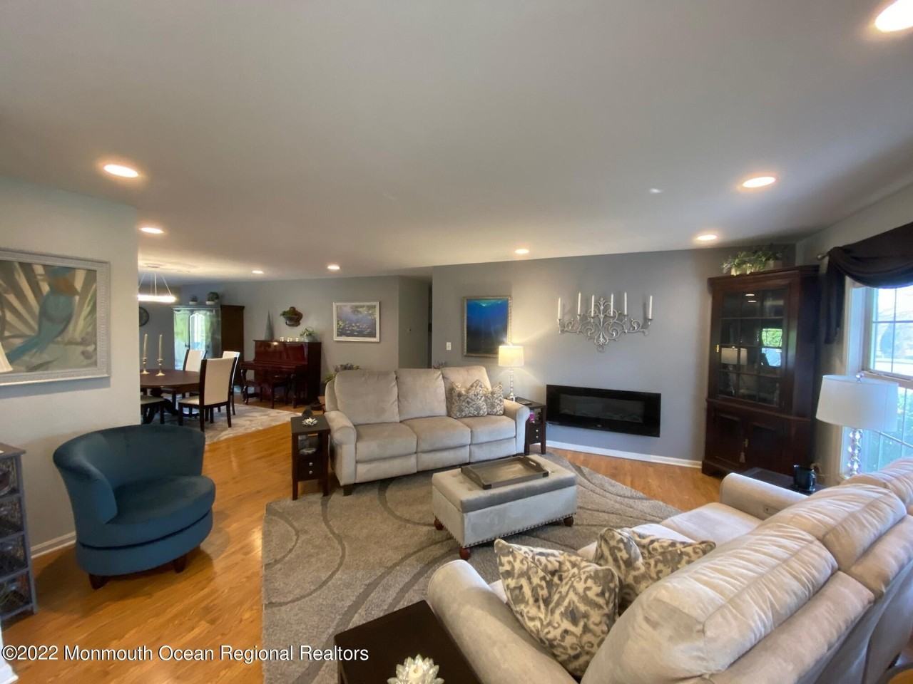 2060 New Bedford Rd - Photo 7 of 39