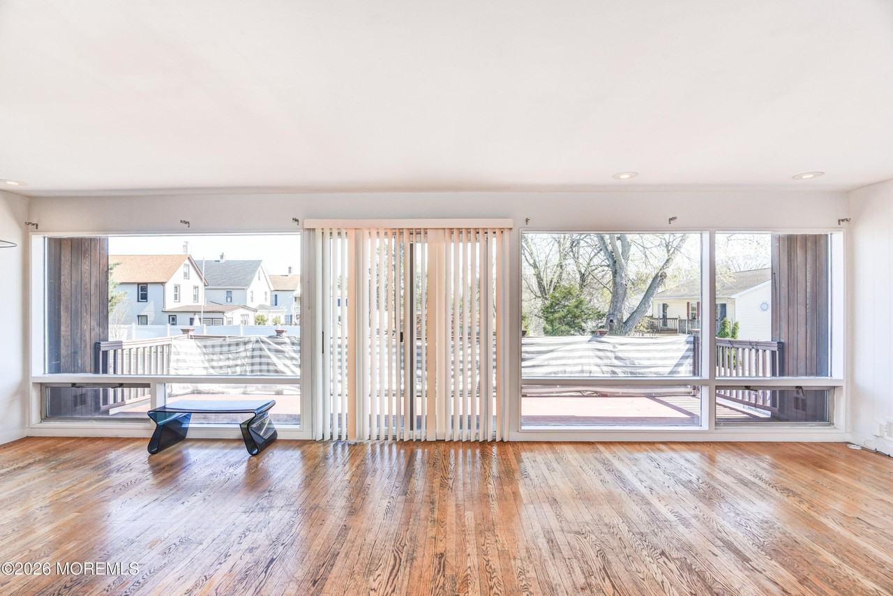 167169 N Main St - Photo 3 of 22