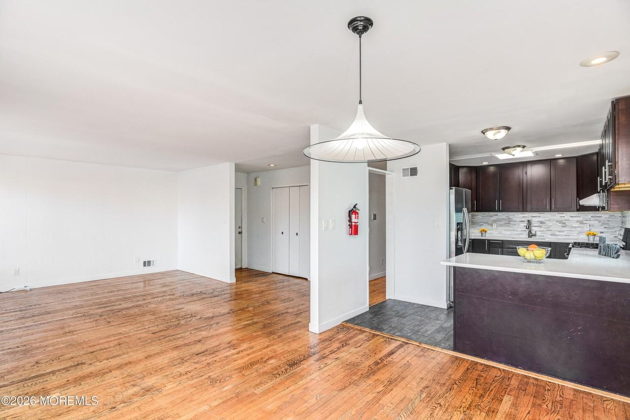 167169 N Main St - Photo 5 of 22