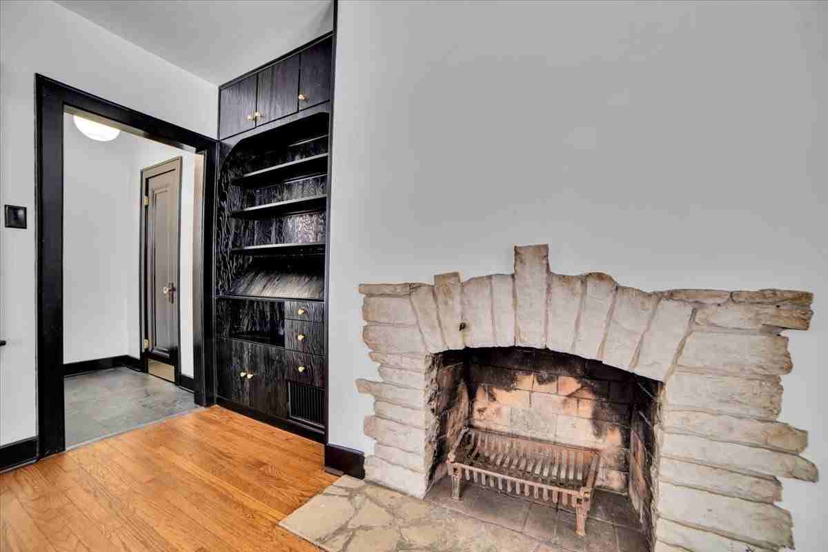 4941 Montgomery Ave - Photo 6 of 45