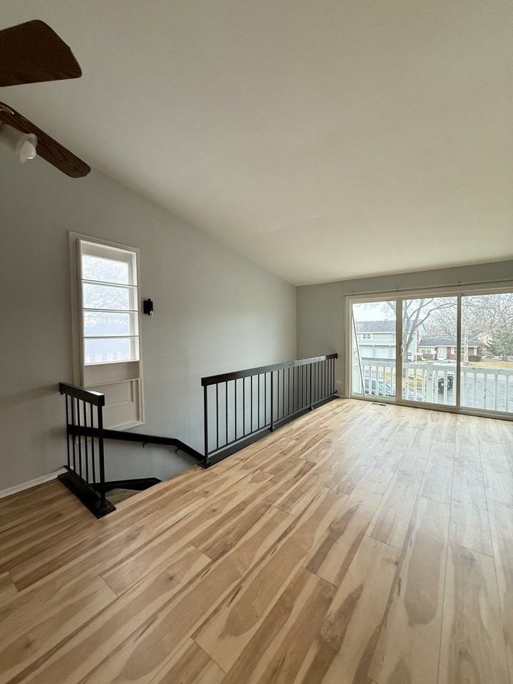 330 Hampton Ct #D - Photo 4 of 14