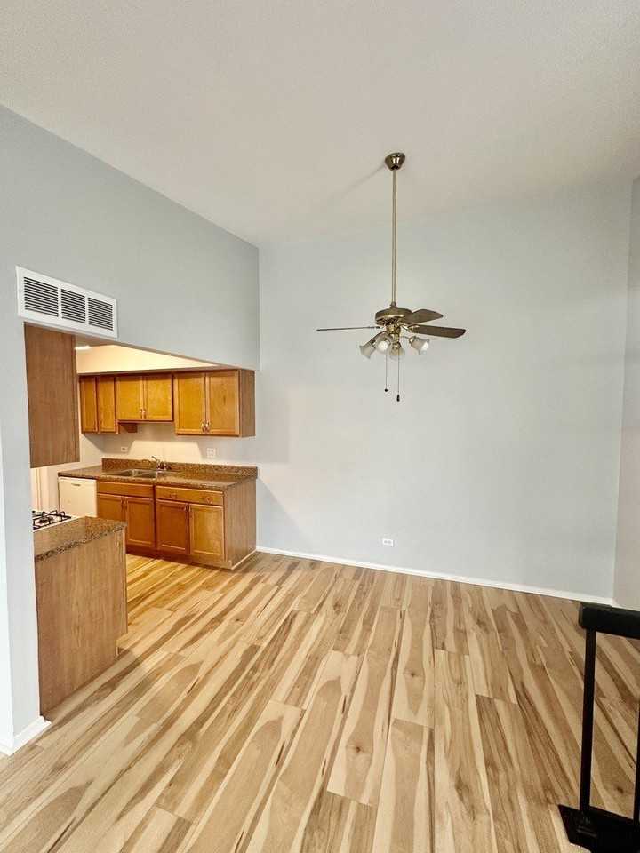 330 Hampton Ct #D - Photo 6 of 14