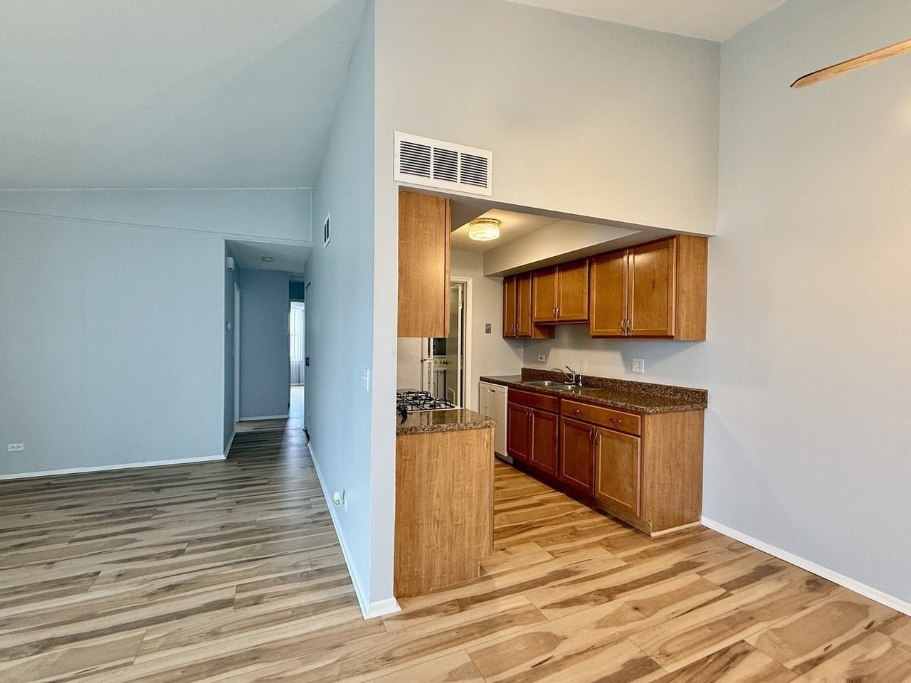 330 Hampton Ct #D - Photo 7 of 14