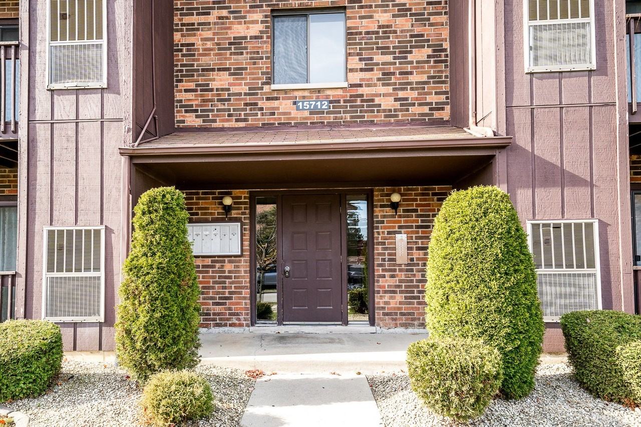 15712 Peggy Ln Apt 6 - Photo 3 of 17