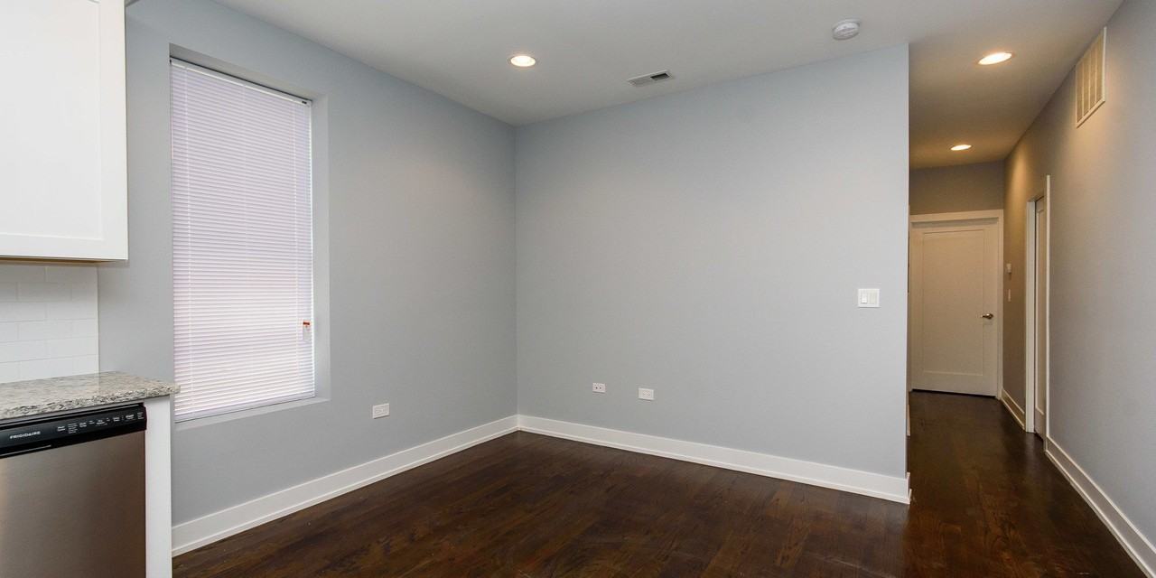 2163 N Bell Ave Apt Ch1 - Photo 4 of 13