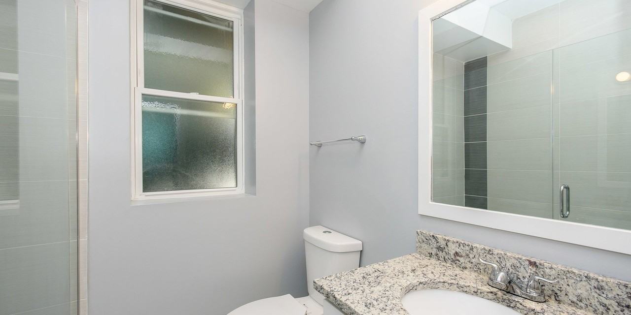 2163 N Bell Ave Apt Ch1 - Photo 7 of 13