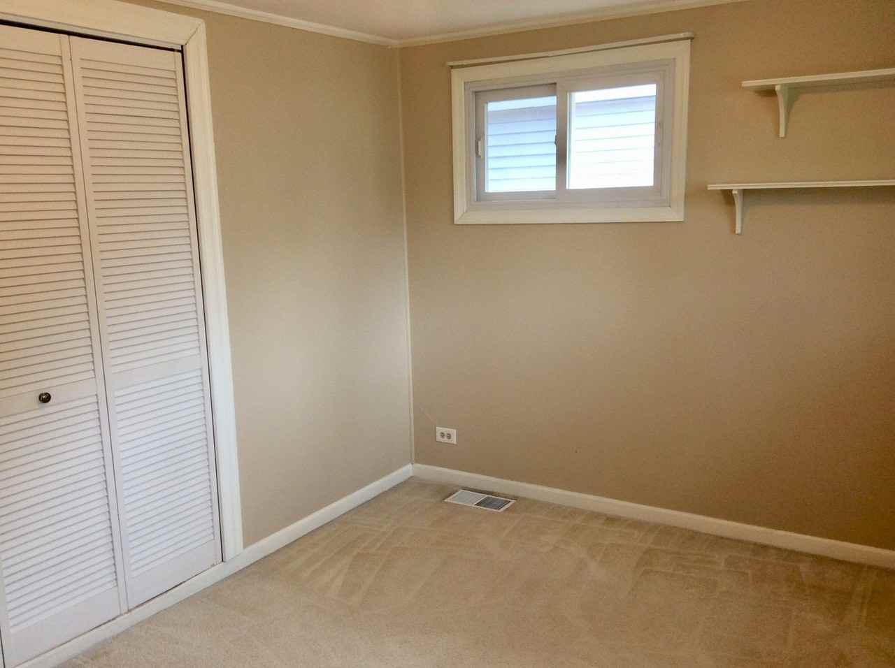 133 N Woodlawn St - Photo 7 of 12