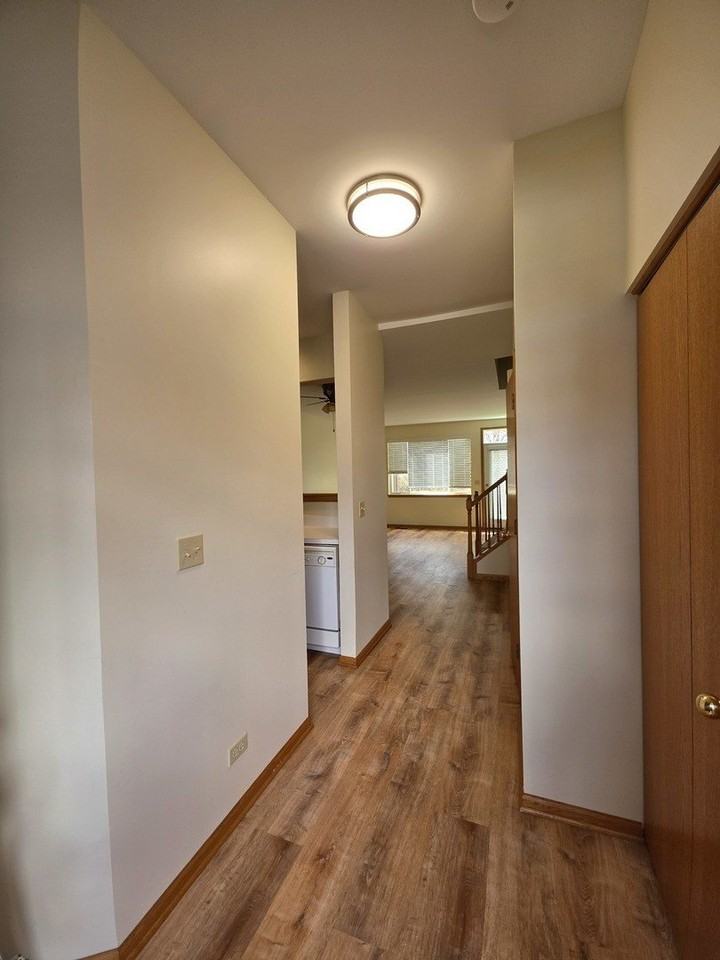 10 Waverly Ct - Photo 2 of 20