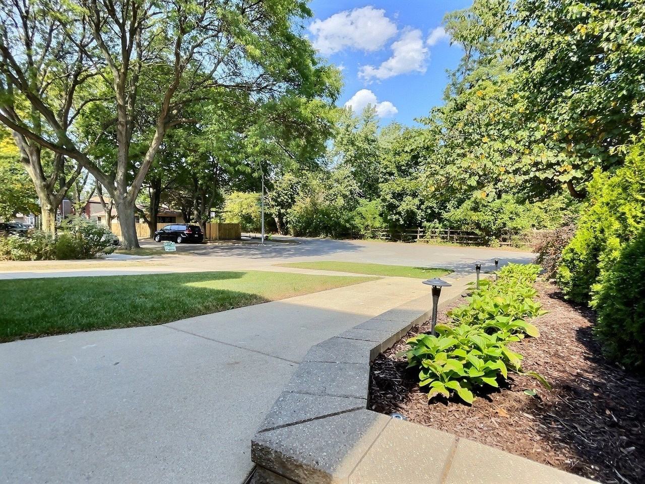 5245 W Ardmore Ave Unit Coach-House - Photo 3 of 42