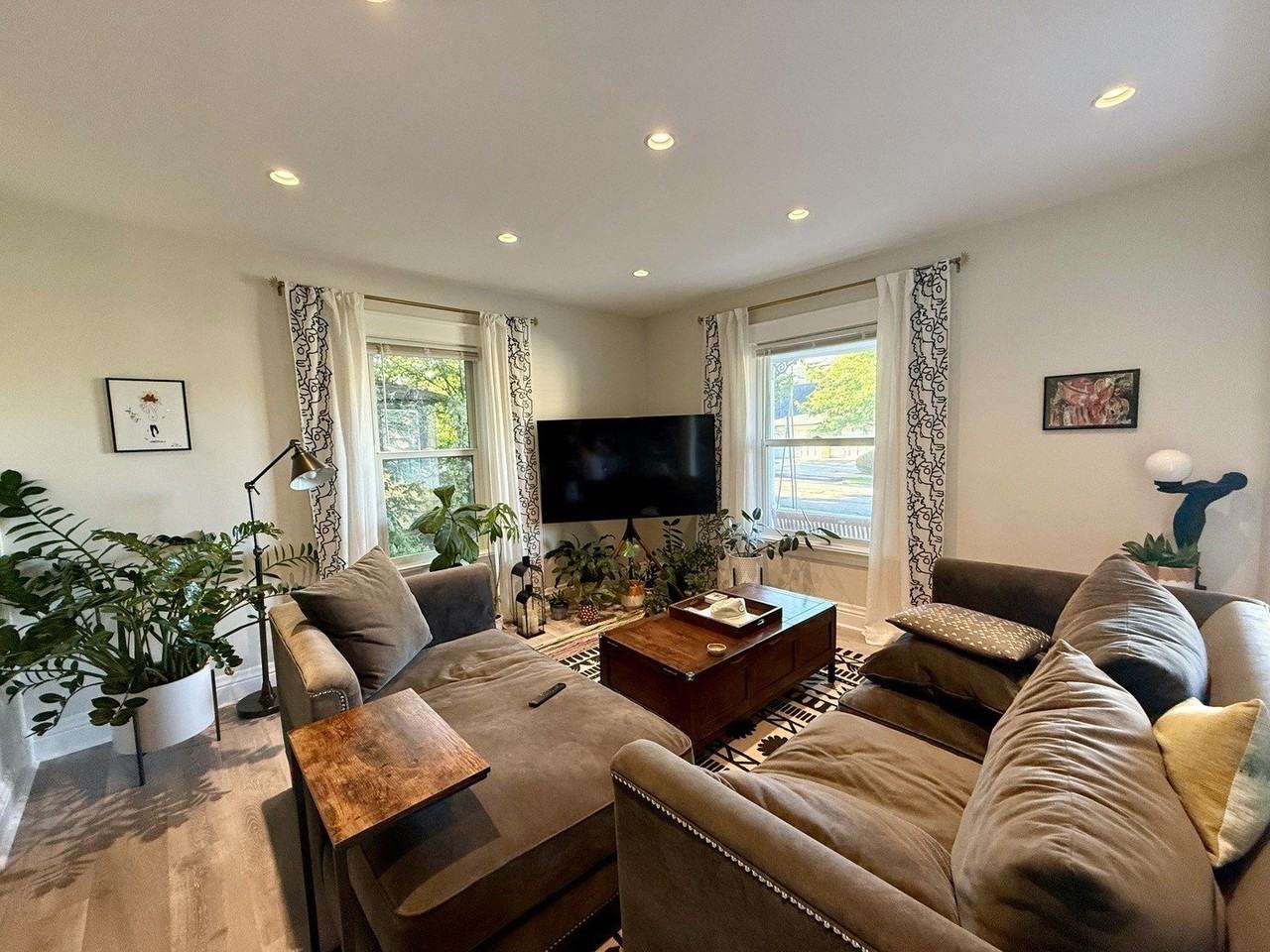 212 Franklin St Unit 1 - Photo 3 of 8