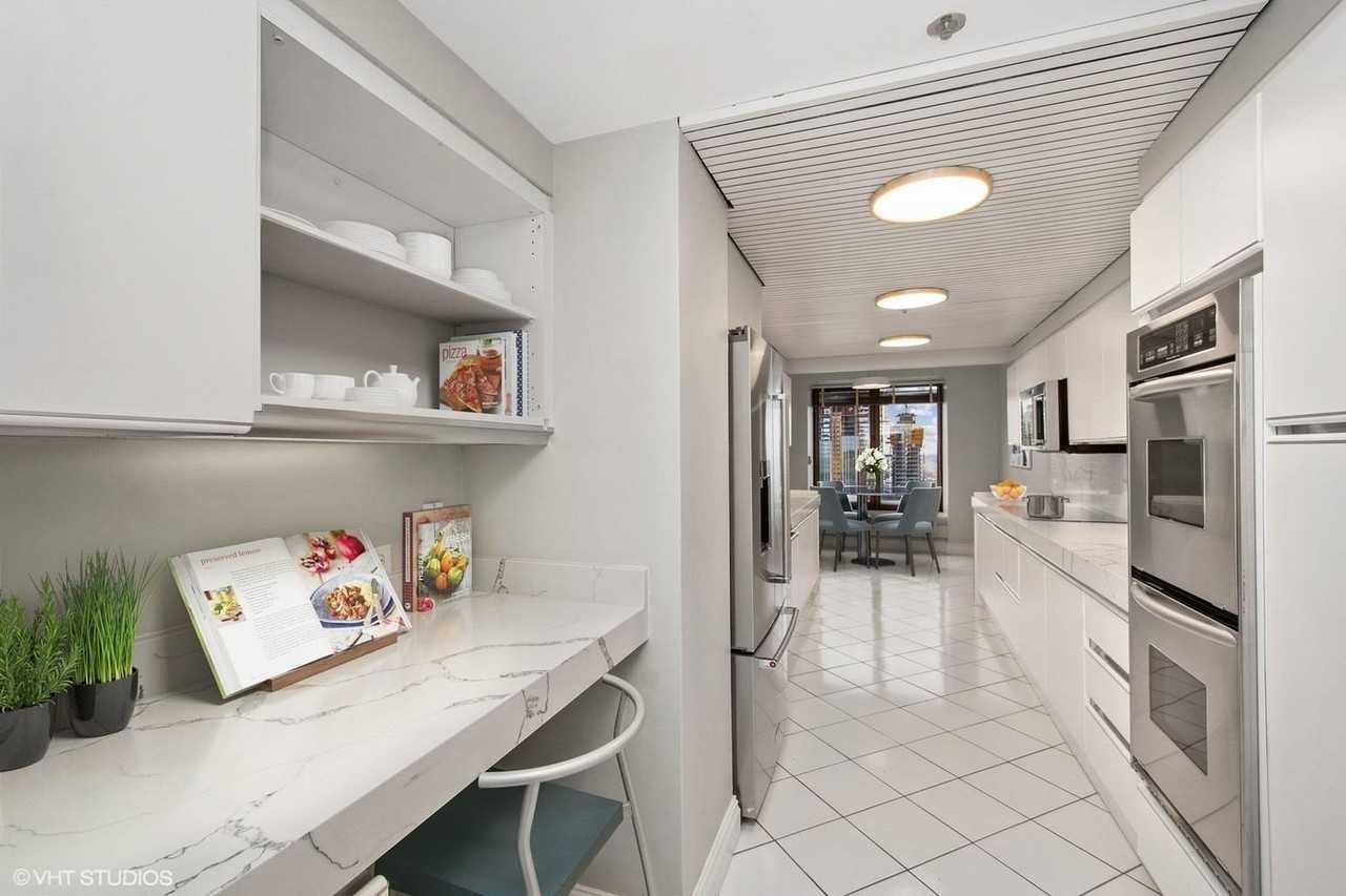 161 E Chicago Ave Unit 31e - Photo 6 of 23