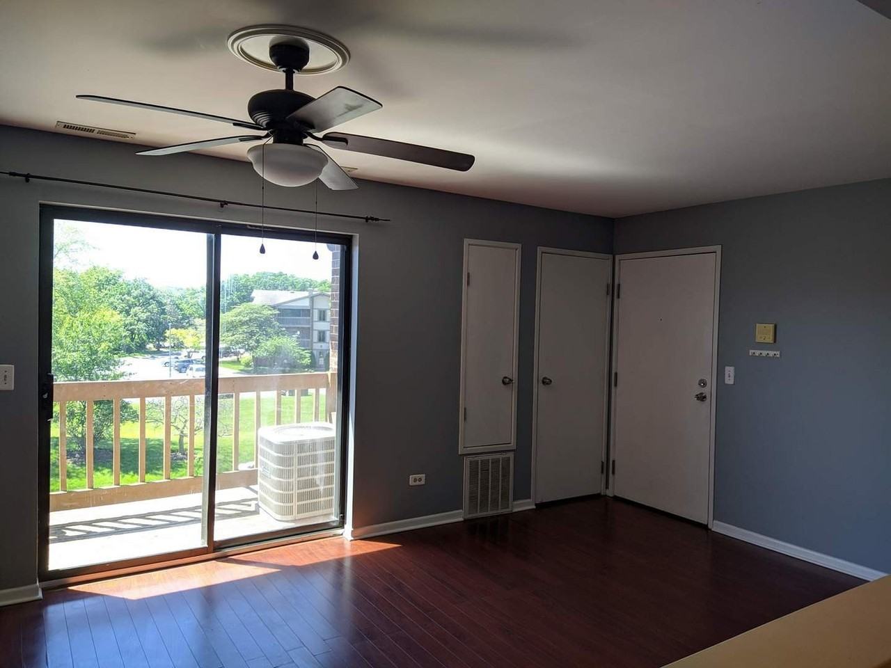 2260 Abbeywood Dr Apt F - Photo 2 of 19