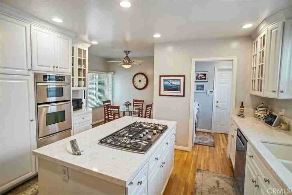 10419 Bloomfield St - Photo 6 of 22