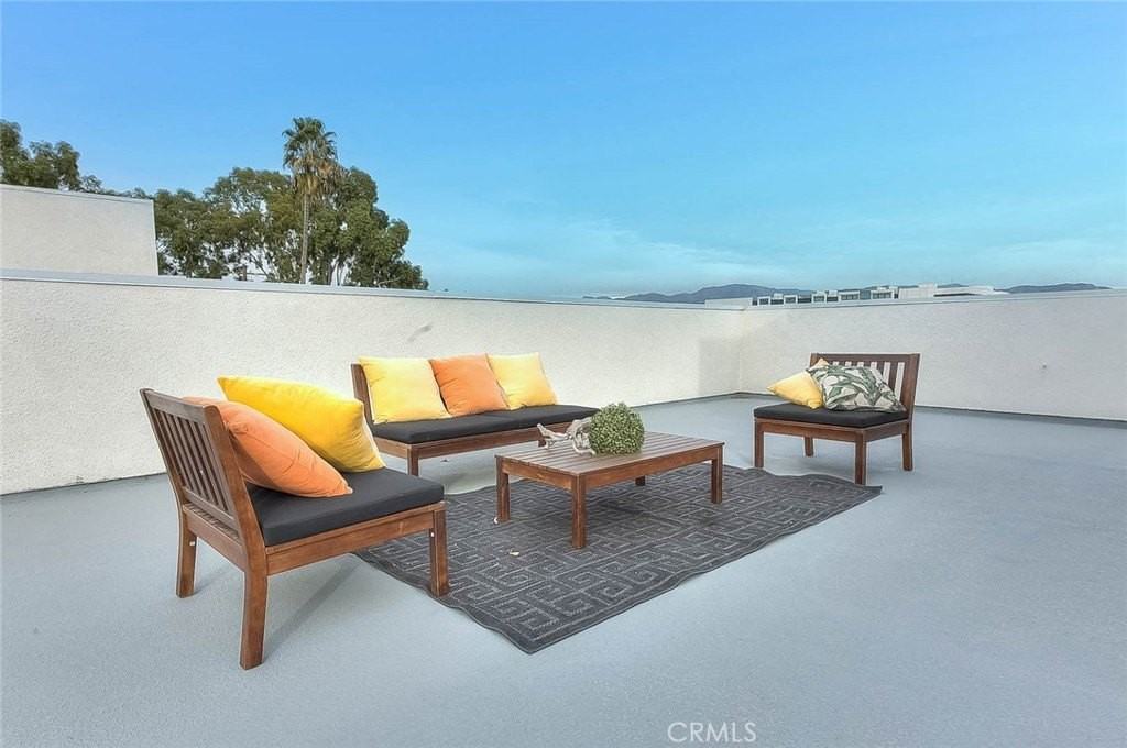 11728 Hamlin St #1-2 - Photo 3 of 25