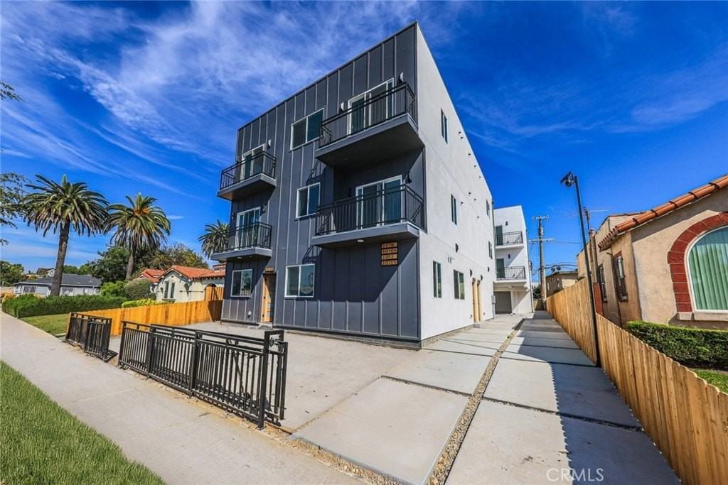 2012 S Dunsmuir Ave #A