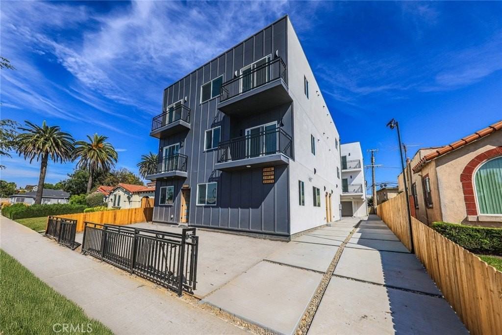 2012 S Dunsmuir Ave #B