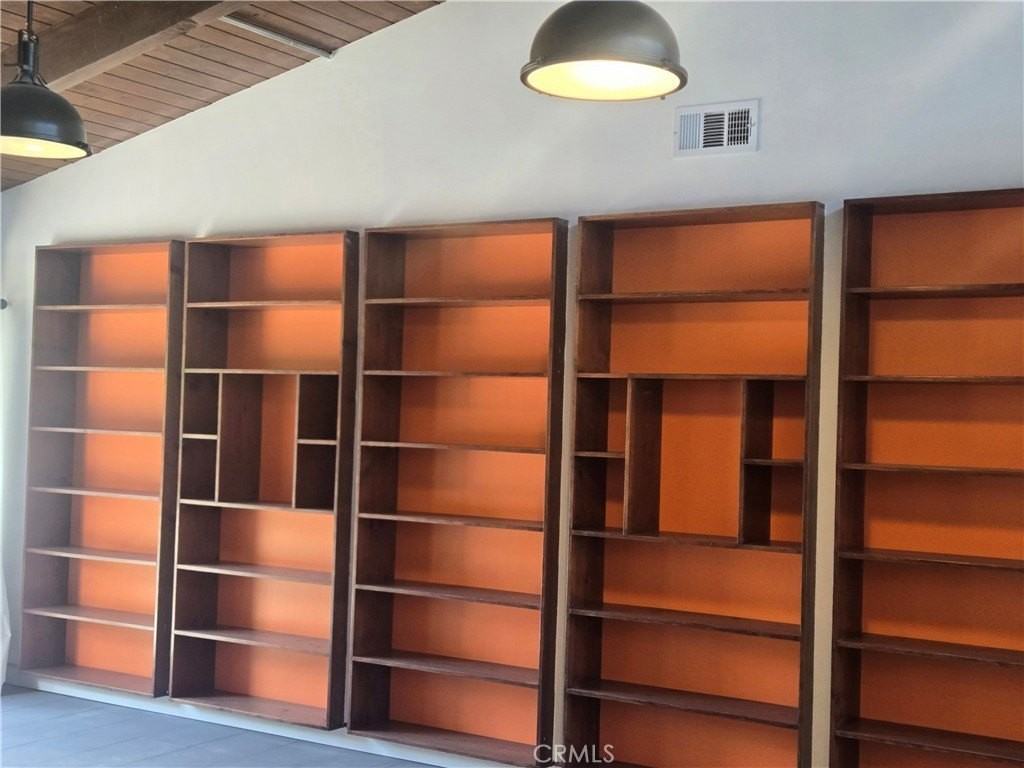 1214 Mulberry Ln - Photo 6 of 15