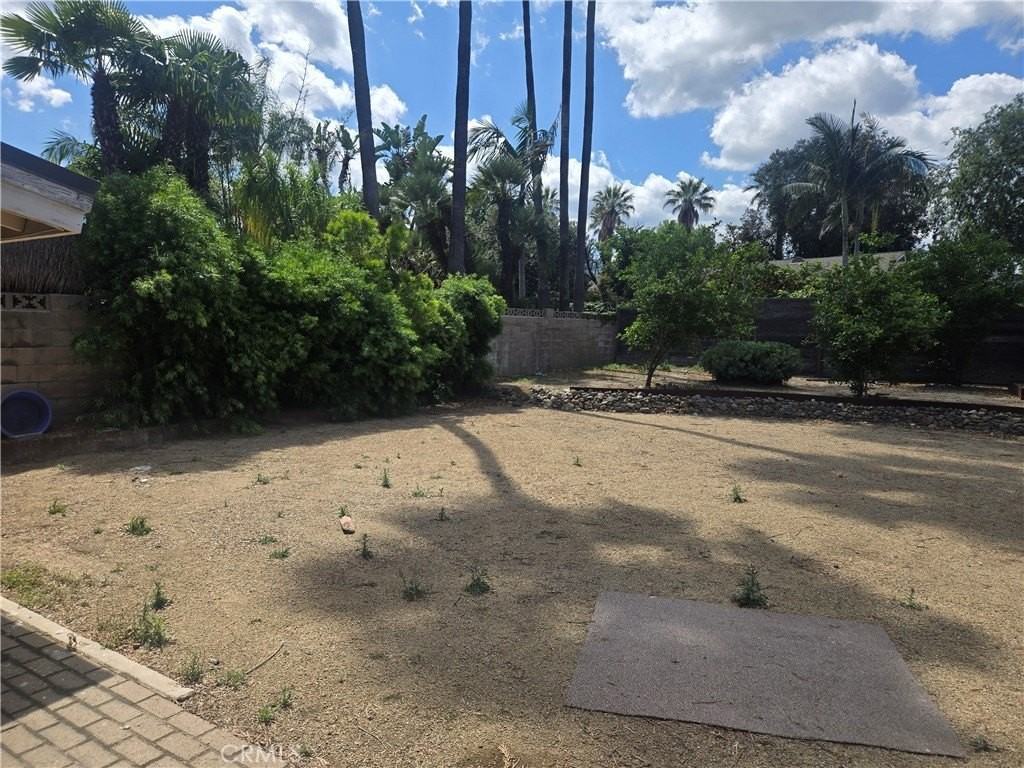 1214 Mulberry Ln - Photo 7 of 15