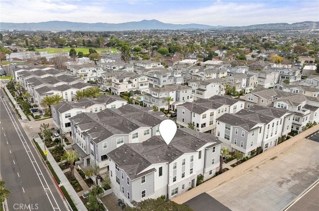 1173 Winslow Ln - Photo 2 of 33