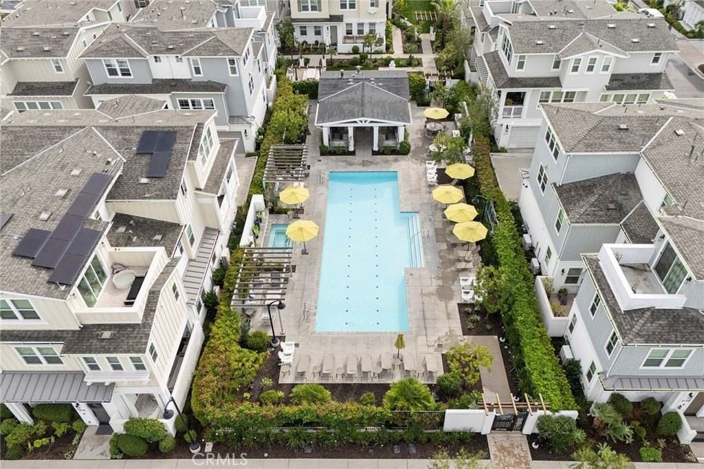 1173 Winslow Ln - Photo 3 of 33