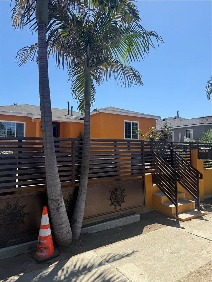 1524 Torrance Blvd - Photo 3 of 31