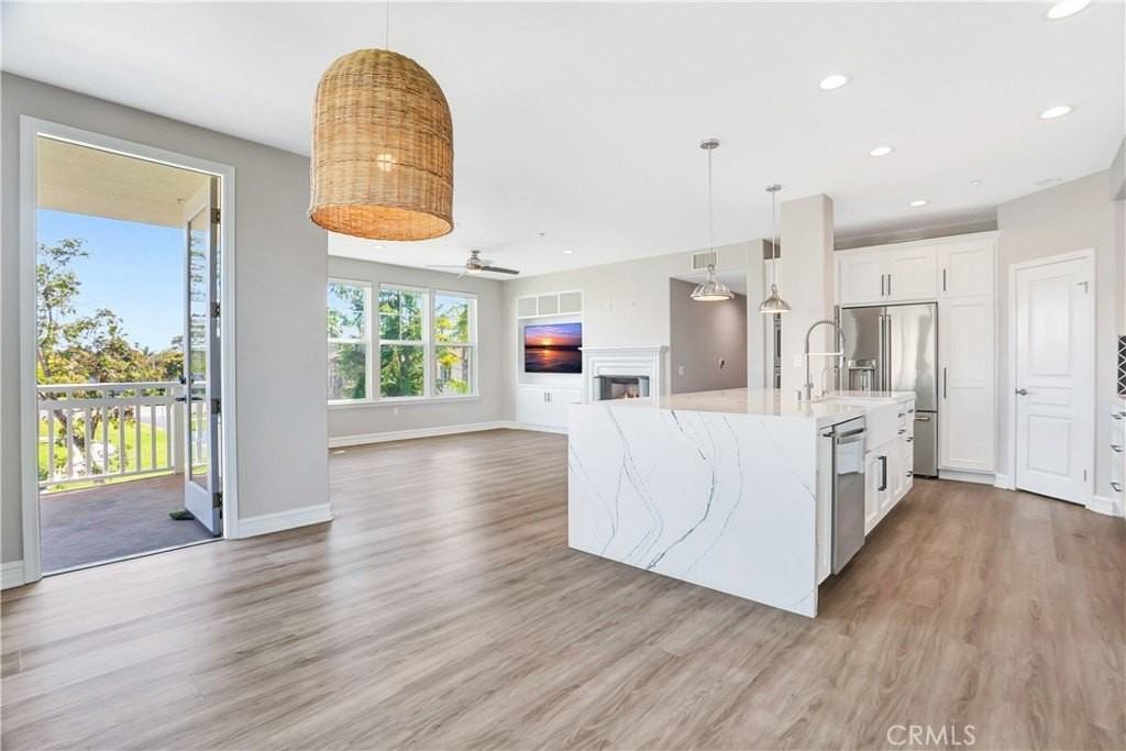 1431 Windshore Way - Photo 5 of 34