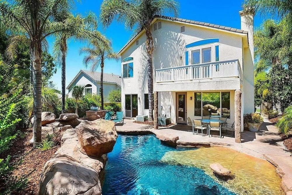 948 Ellesmere Way - Photo 2 of 36