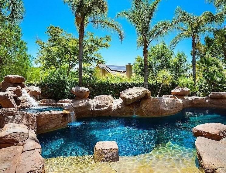 948 Ellesmere Way - Photo 4 of 36