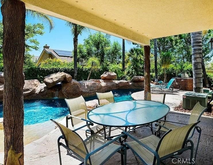 948 Ellesmere Way - Photo 5 of 36