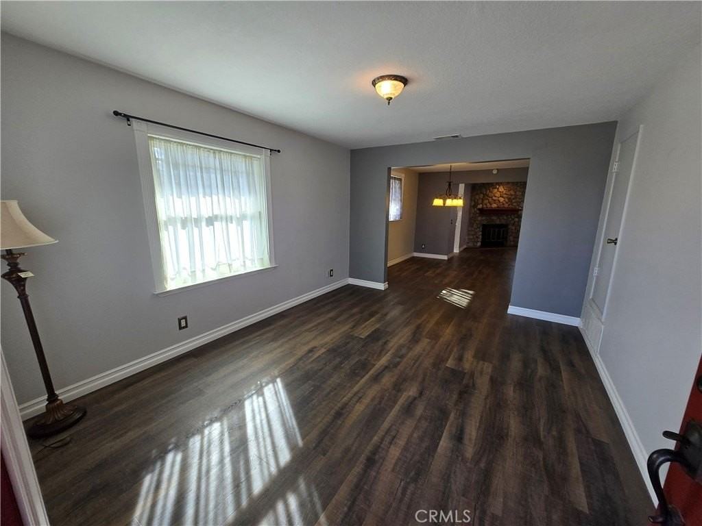 4951 Park Pl - Photo 7 of 30