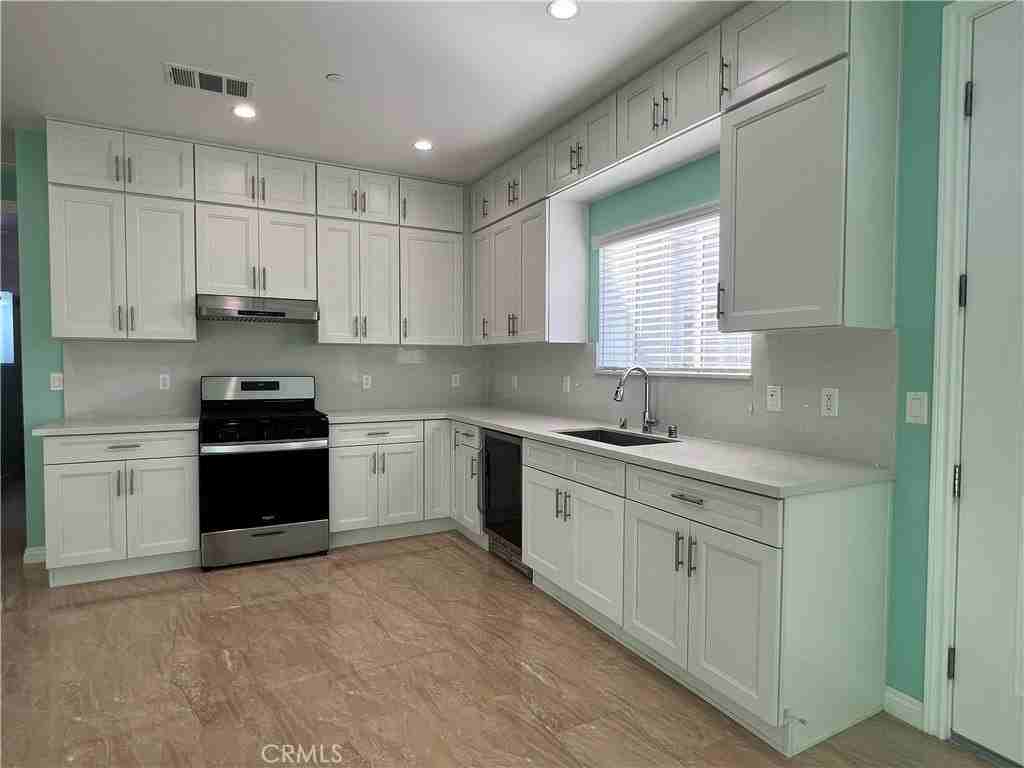 714 S 8th St - Photo 4 of 12