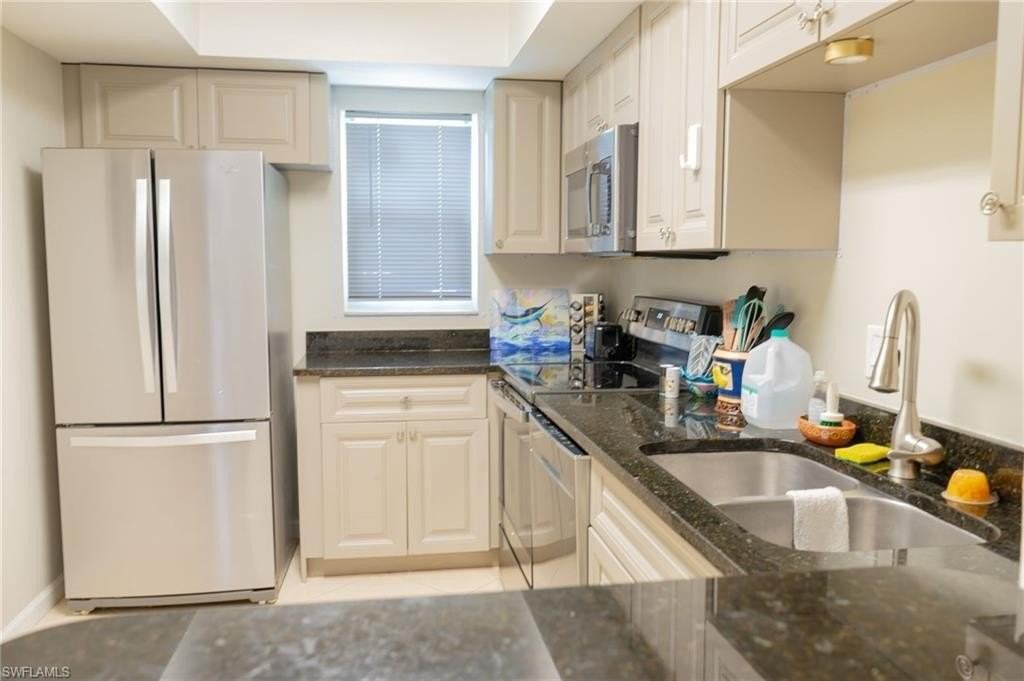 27249 Pullen Ave Unit 5 - Photo 5 of 20