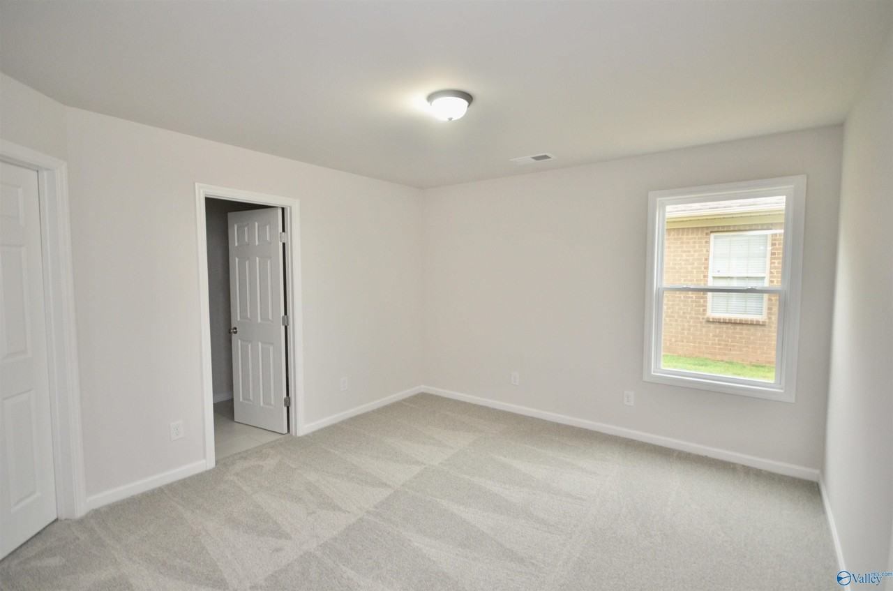160 Swansea Ln - Photo 5 of 9