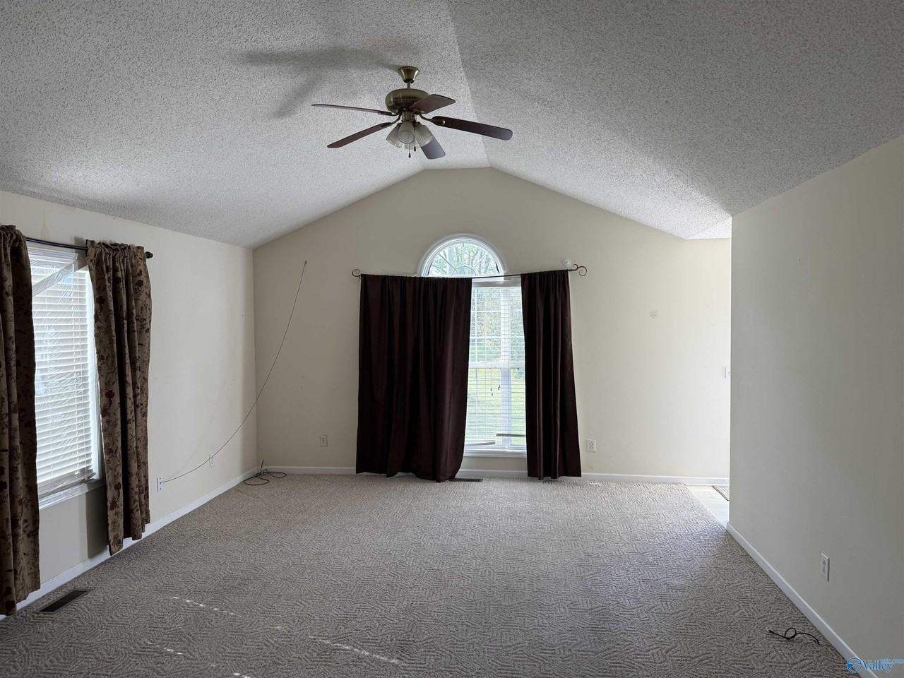 30401 Fort Hampton St - Photo 2 of 9