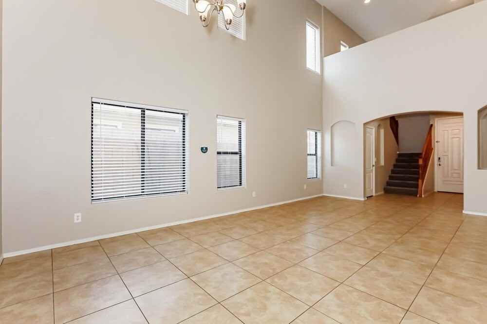 5306 E Carol Ave - Photo 5 of 17