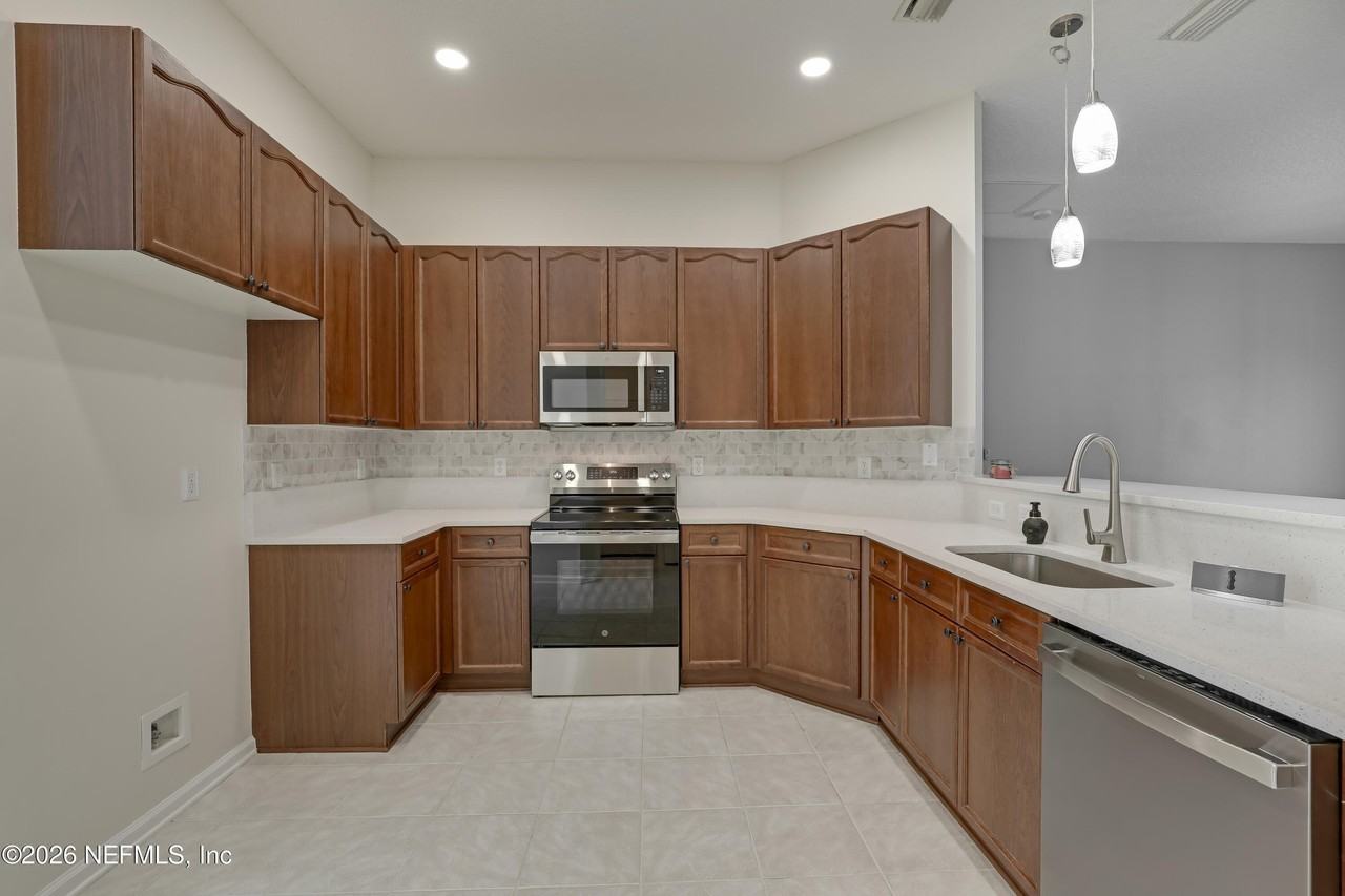 695 Sid Dr - Photo 3 of 49