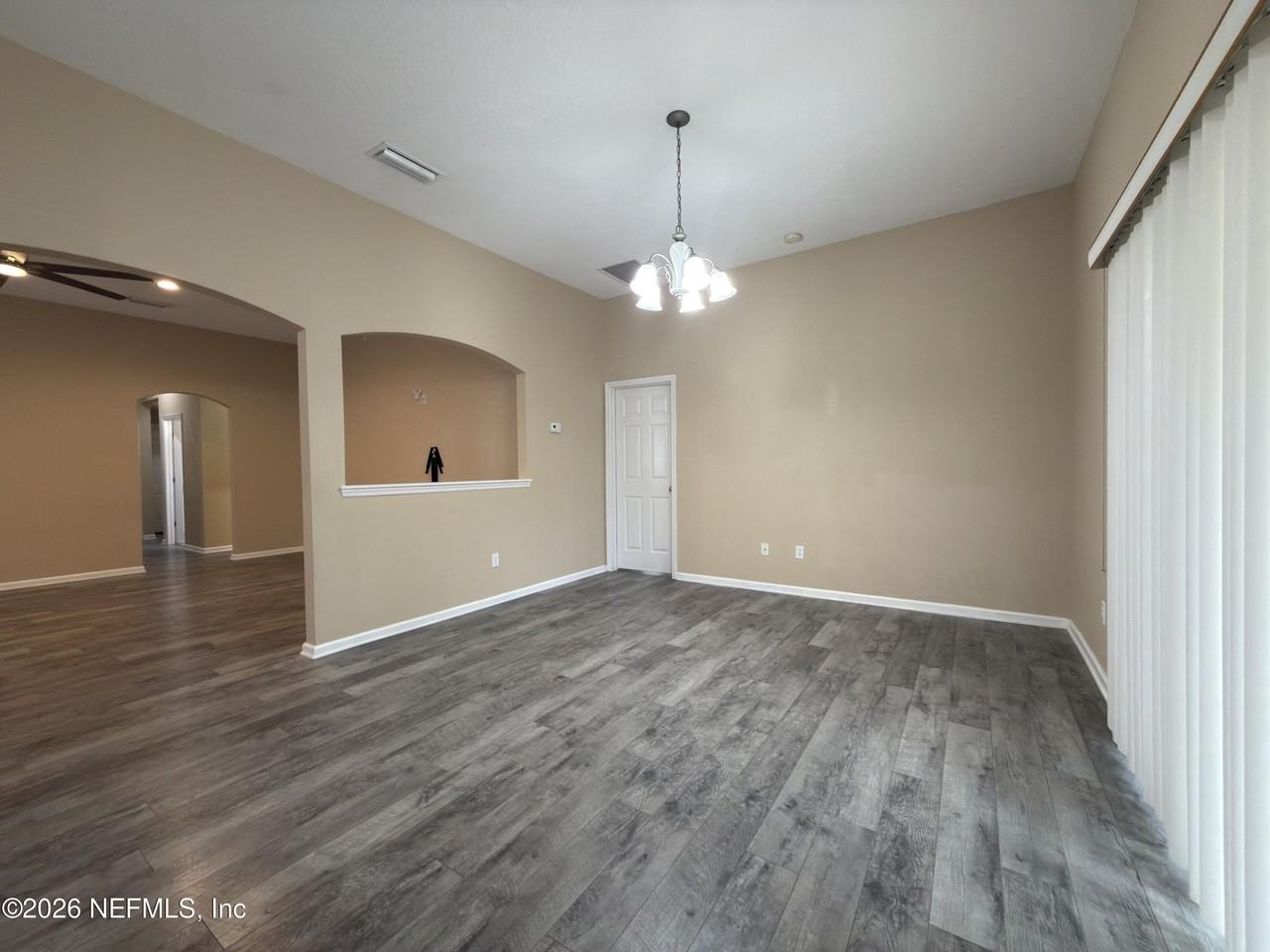 2472 Willowbend Dr - Photo 6 of 32