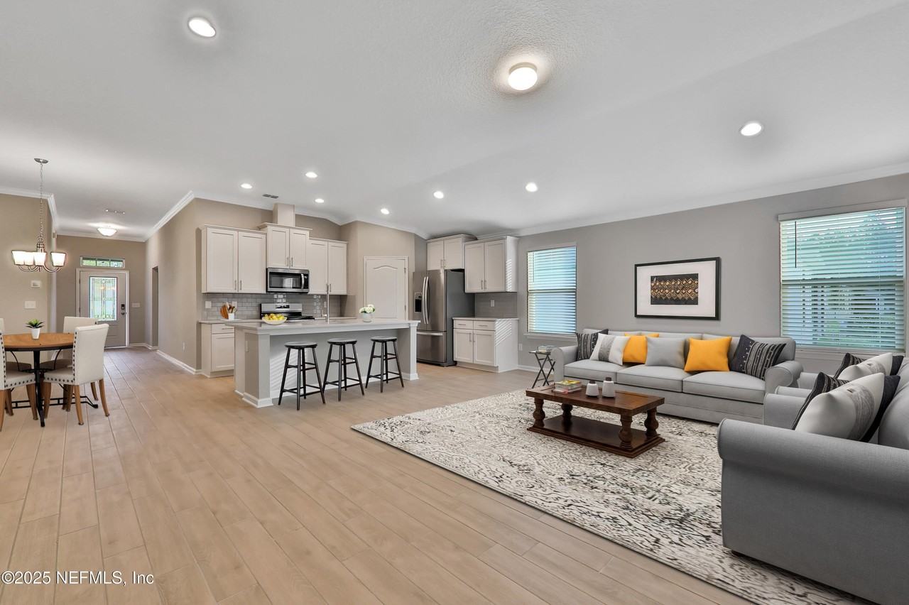 589 Glasgow Dr - Photo 3 of 32